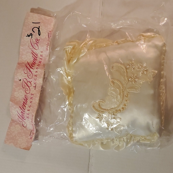 Hortense B Hewitt Other - ==^Vintage Ivory ring bearer pillow NWT - 7" x 7" x 2"